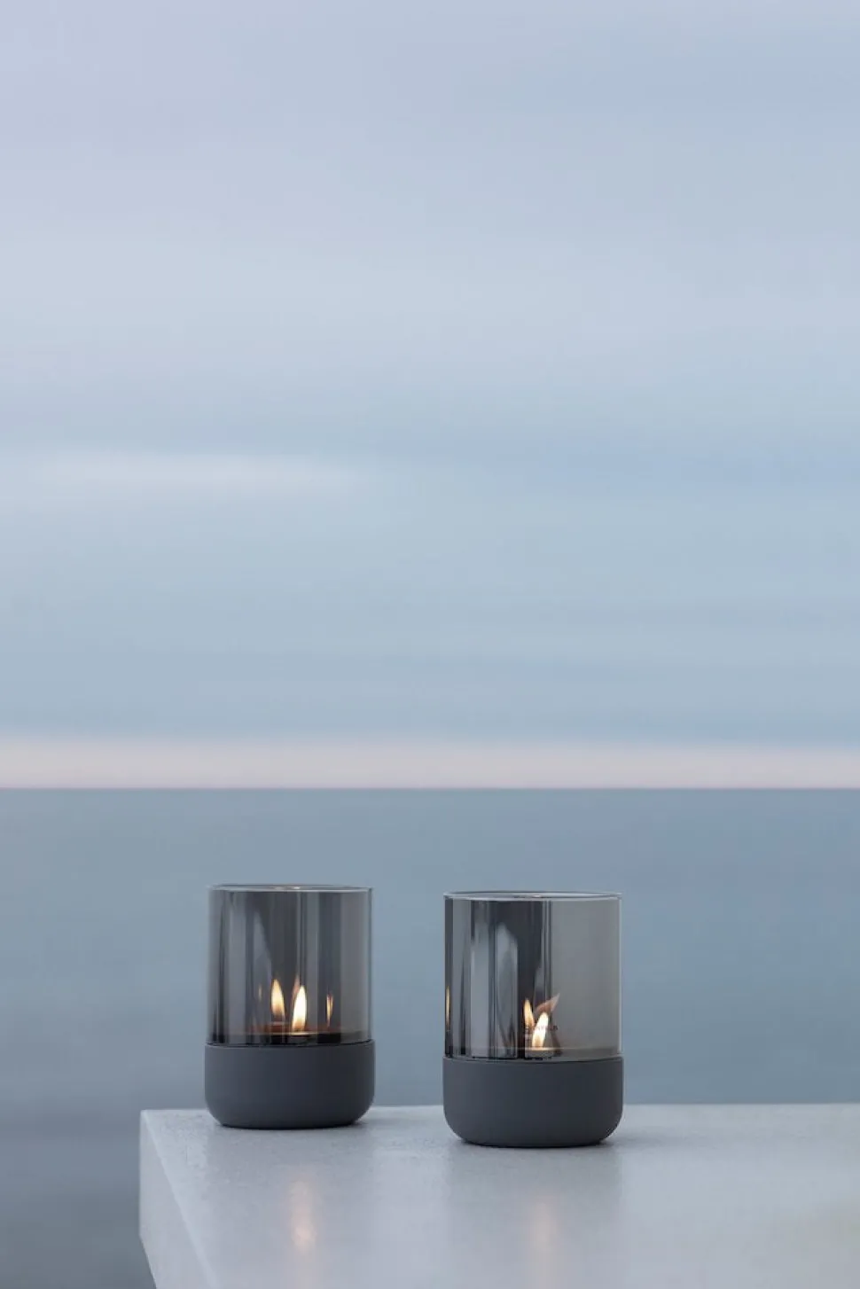 blomus_windlicht_calma_li_SKUO0ouwZKXUU_2.webp Blomus Windlicht Calma Light Gray S