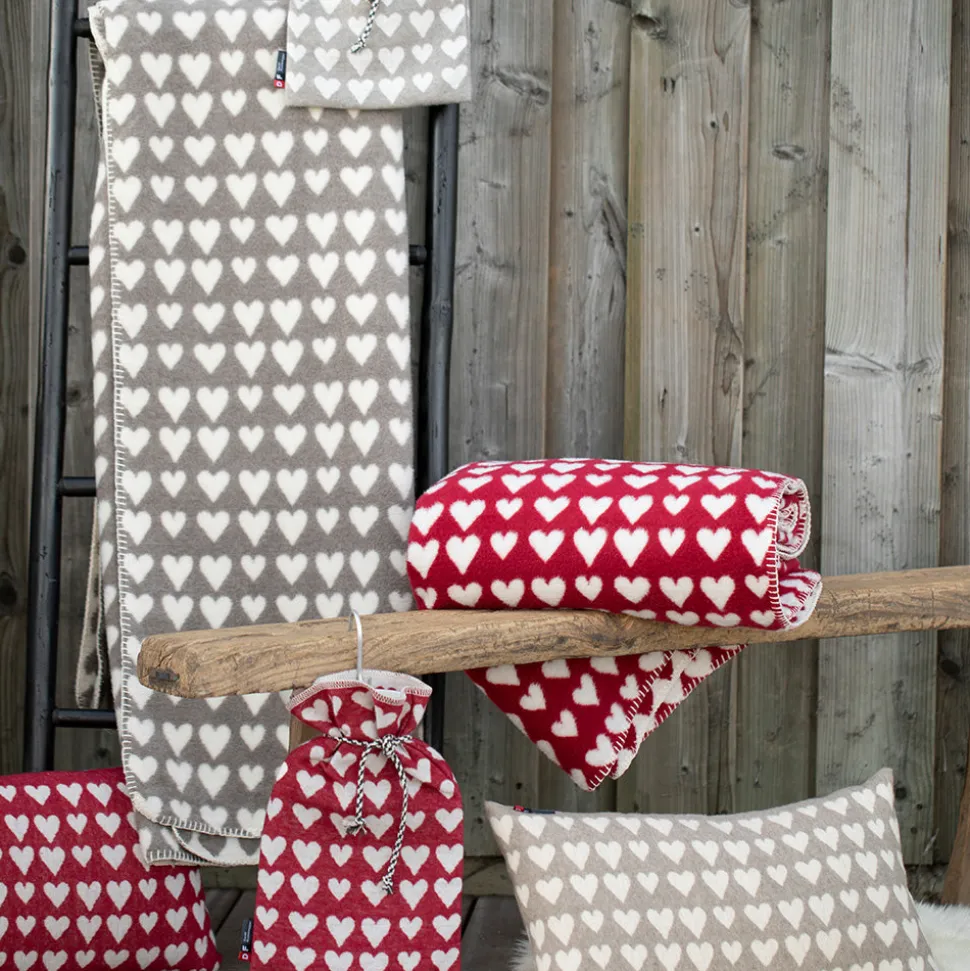 colourful_nordic_wohndeck_SKUhssnkTv4XD_2.webp Colourful Nordic Wohndecke Herzen allover rot