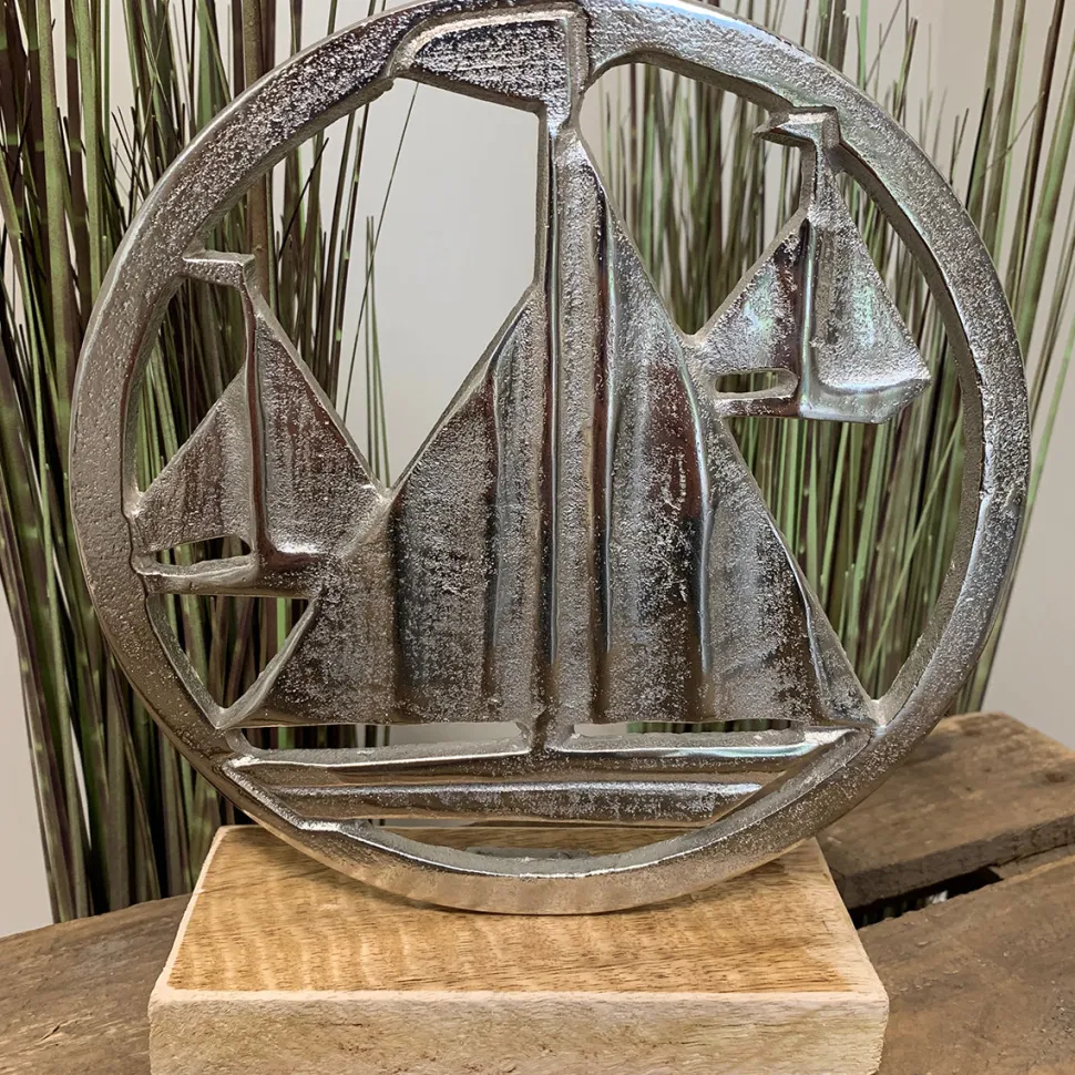 dekoaufsteller_boot_alumi_SKUV0D8OTCN7K_1.webp Deko-Aufsteller Boot Aluminium