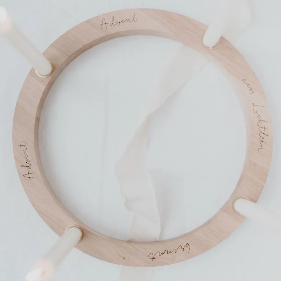 eulenschnitt_adventskranz_SKUdnTsu78DZt_6.webp Eulenschnitt Adventskranz aus Eiche