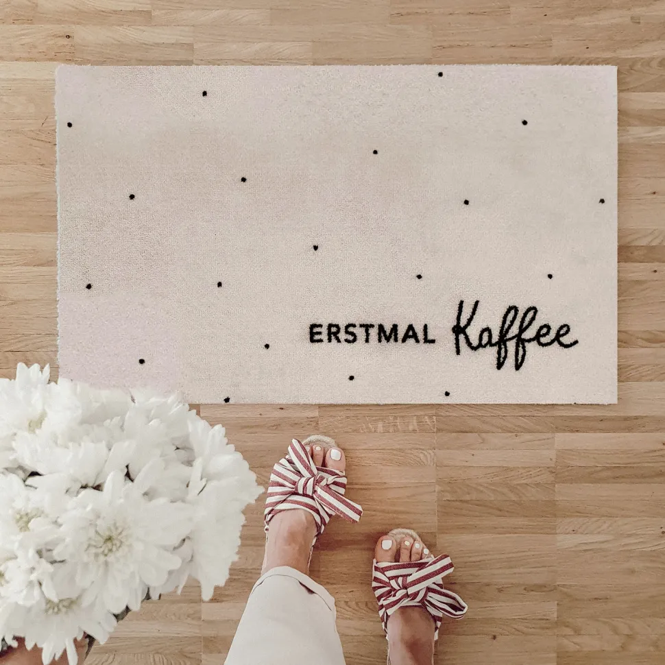 eulenschnitt_fumatte_erst_SKUS2euXRvqMq_2.webp Eulenschnitt Fußmatte Erstmal Kaffee weiß