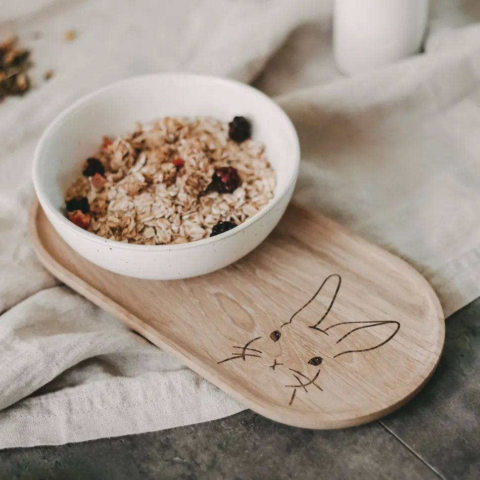 eulenschnitt_tablett_aus__SKUuUnBvUVCxd_0.webp Eulenschnitt Tablett aus Eiche Hase