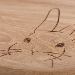 Eulenschnitt Tablett aus Eiche Hase