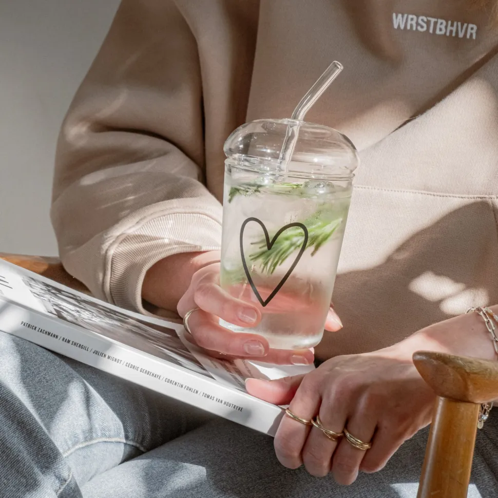 eulenschnitt_trinkglas_he_SKUMcTVzUTETs_3.webp Eulenschnitt Trinkglas Herz schwarz