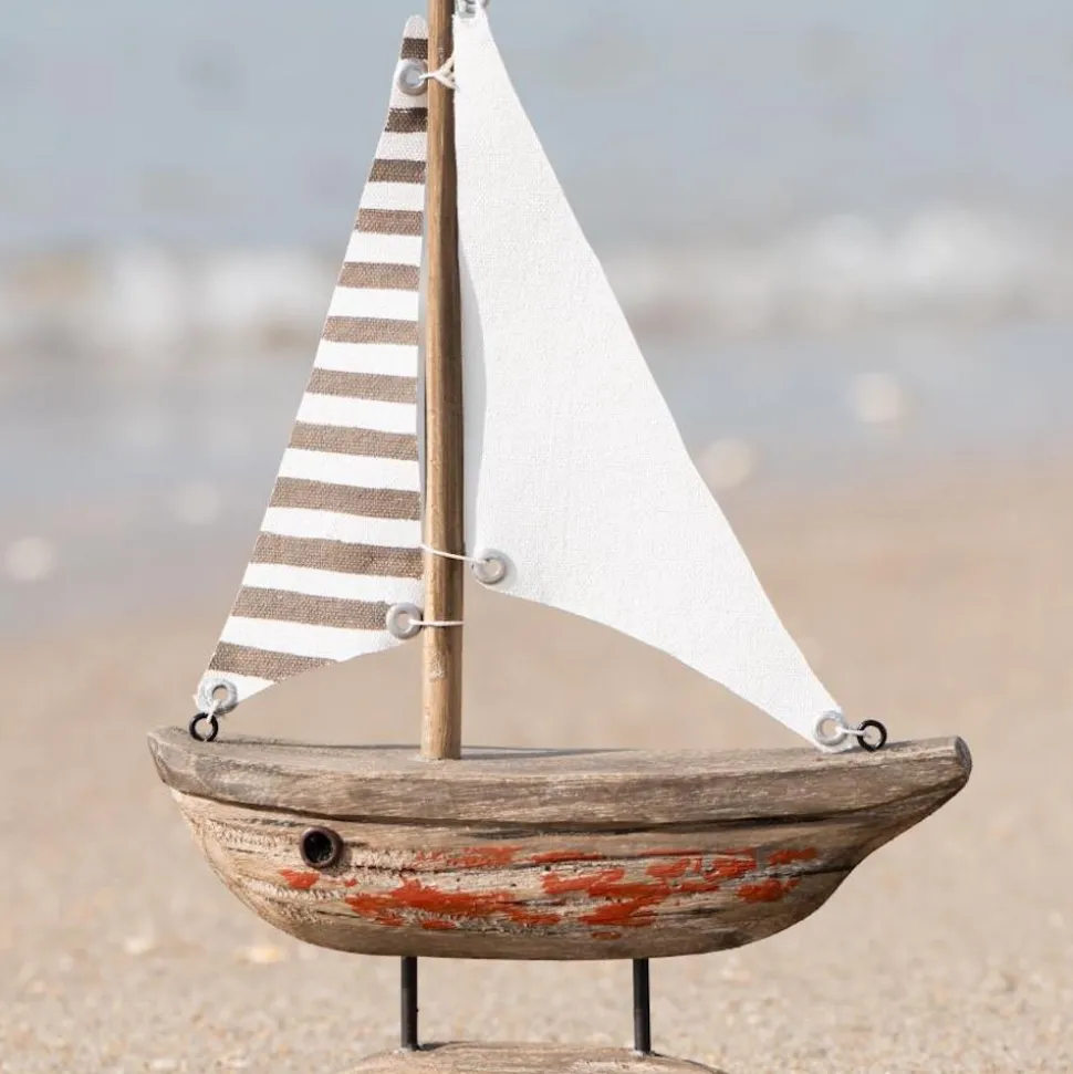 ib_laursen_nautico_segels_SKU9sy8eIoikF_1.webp Ib Laursen Nautico Segelschiff mit rotem Rumpf