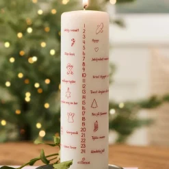 Ib Laursen Weihnachtskerze mit Zahlen und dänischem Text weiß