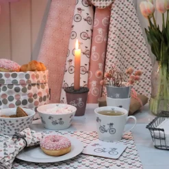 Krasilnikoff Bowl Fahrrad mit Luftballons