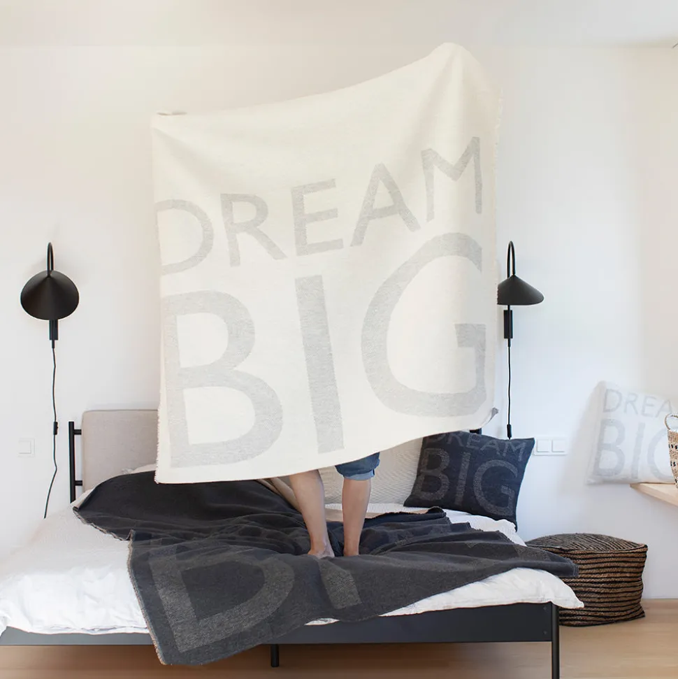 nordic_flanelldecke_dream_SKUUGqunv5Hsi_1.webp Nordic Flanelldecke Dream big wollweiß