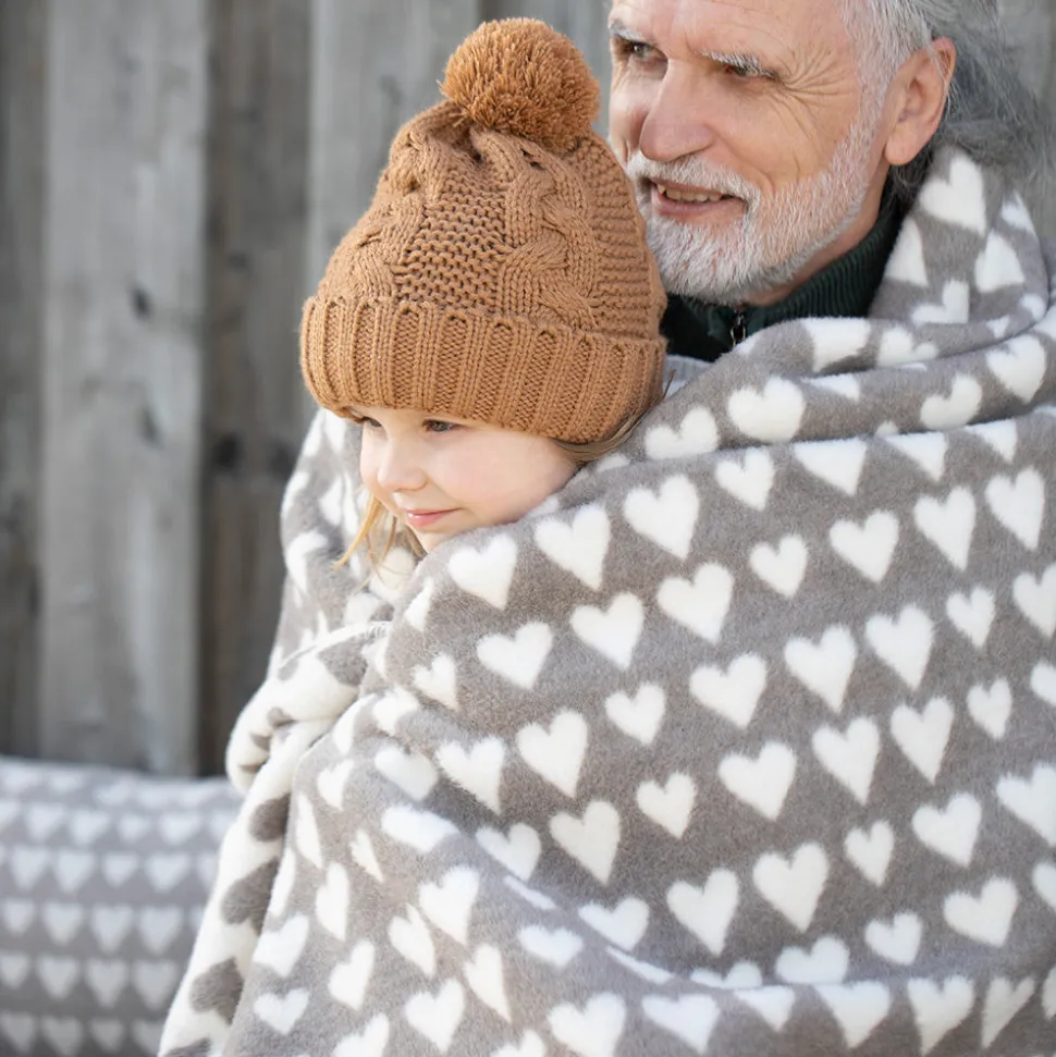 nordic_wohndecke_herzen_a_SKUI33AzODs10_3.webp Nordic Wohndecke Herzen allover beige