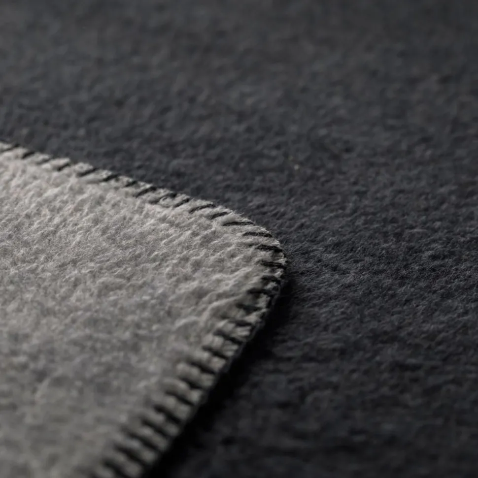 savona_wohndecke_kopf_aus_SKU5ntmlrTYq5_1.webp SAVONA Wohndecke Kopf aus graphitfarben