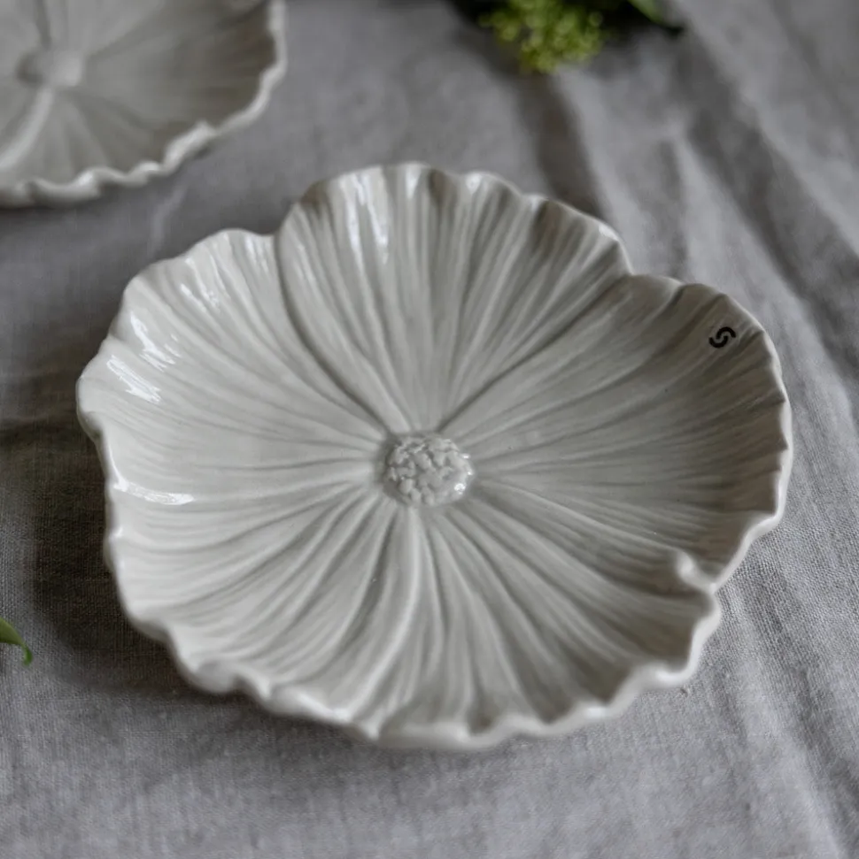 storefactory_blomster_tab_SKUrDWPzjfzVs_0.webp Storefactory BLOMSTER Tablett beige L