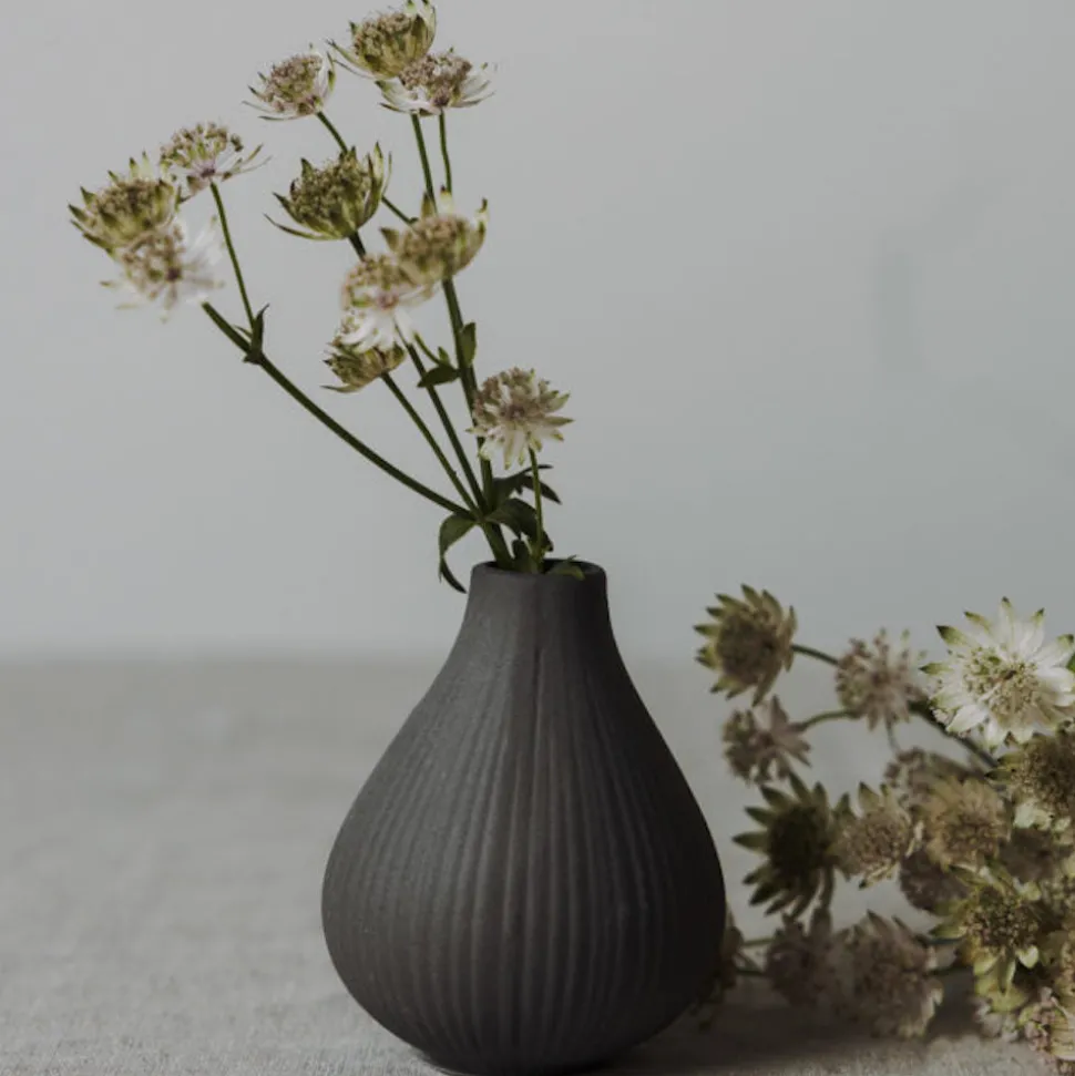 storefactory_ekens_kerami_SKU0iCQm2z5G5_0.webp Storefactory EKENÄS Keramik Vase dark grey S